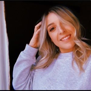 Meet your Posher, Ariana